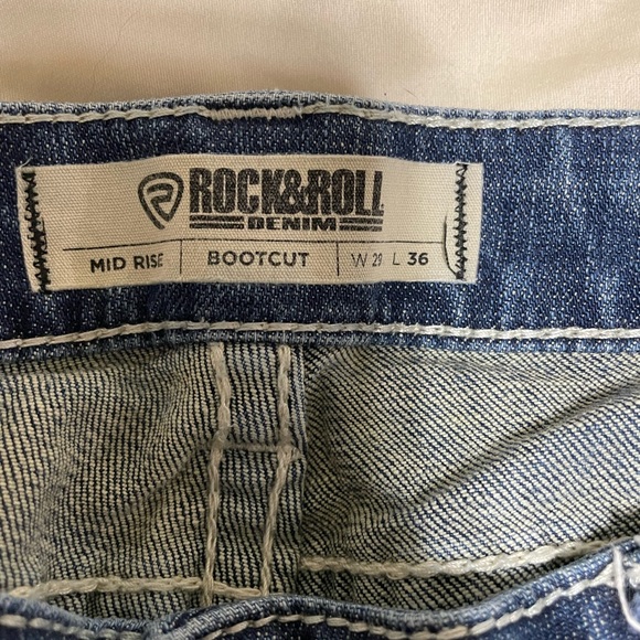 Woman’s rock and roll jean. - Picture 4 of 5